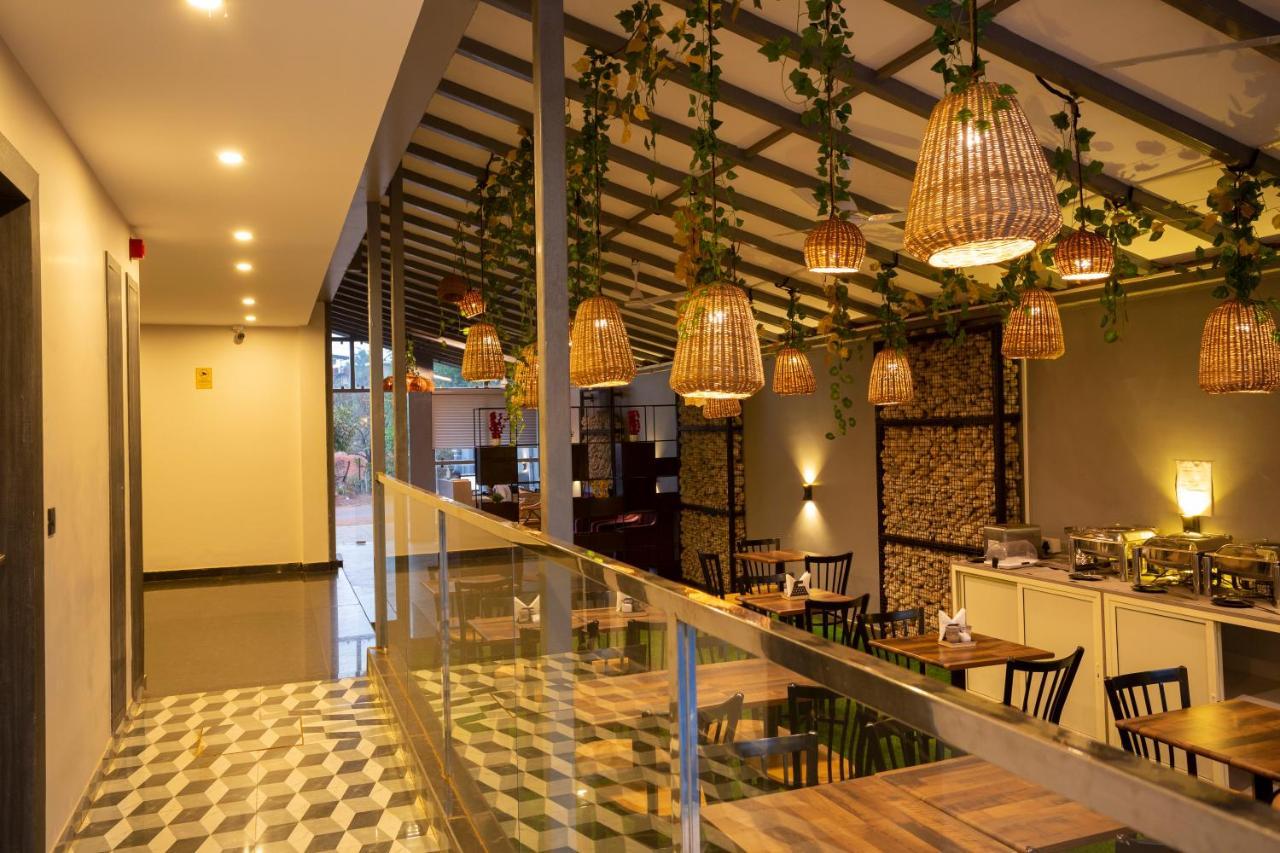 The Porto By Lagom Vagator Goa Near Ozran Beach อันจูนา ภายนอก รูปภาพ